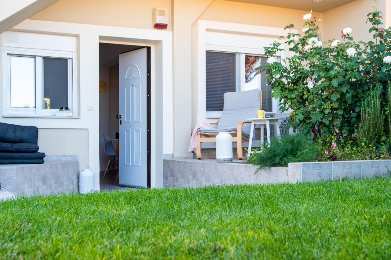 Yelayellow House Near To Airport, Rafina Port And Metropolitan Expo Артеміда Екстер'єр фото