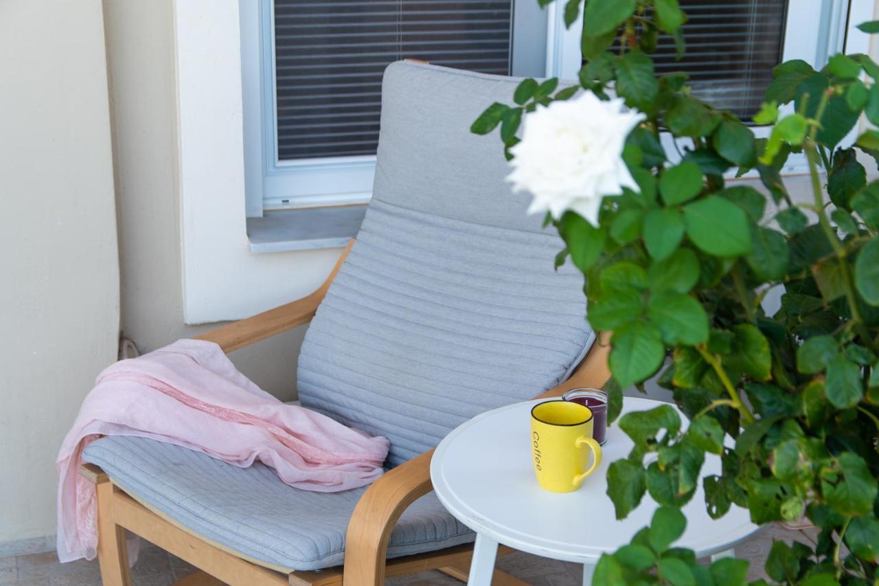 Yelayellow House Near To Airport, Rafina Port And Metropolitan Expo Артеміда Екстер'єр фото