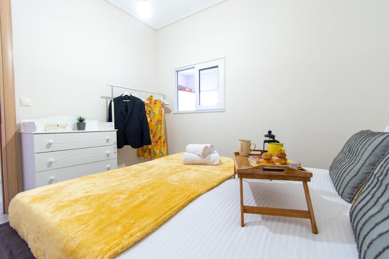 Yelayellow House Near To Airport, Rafina Port And Metropolitan Expo Артеміда Екстер'єр фото